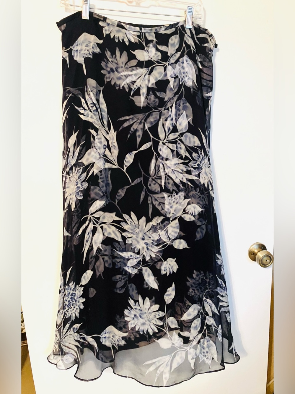 Dana Buchman Black/White Floral Silk Chiffon A-Line Midi Skirt Lightweight 10